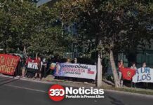 A un mes del ataque yanqui a Venezuela, chilenos protestan en frontis de embajada de EEUU
